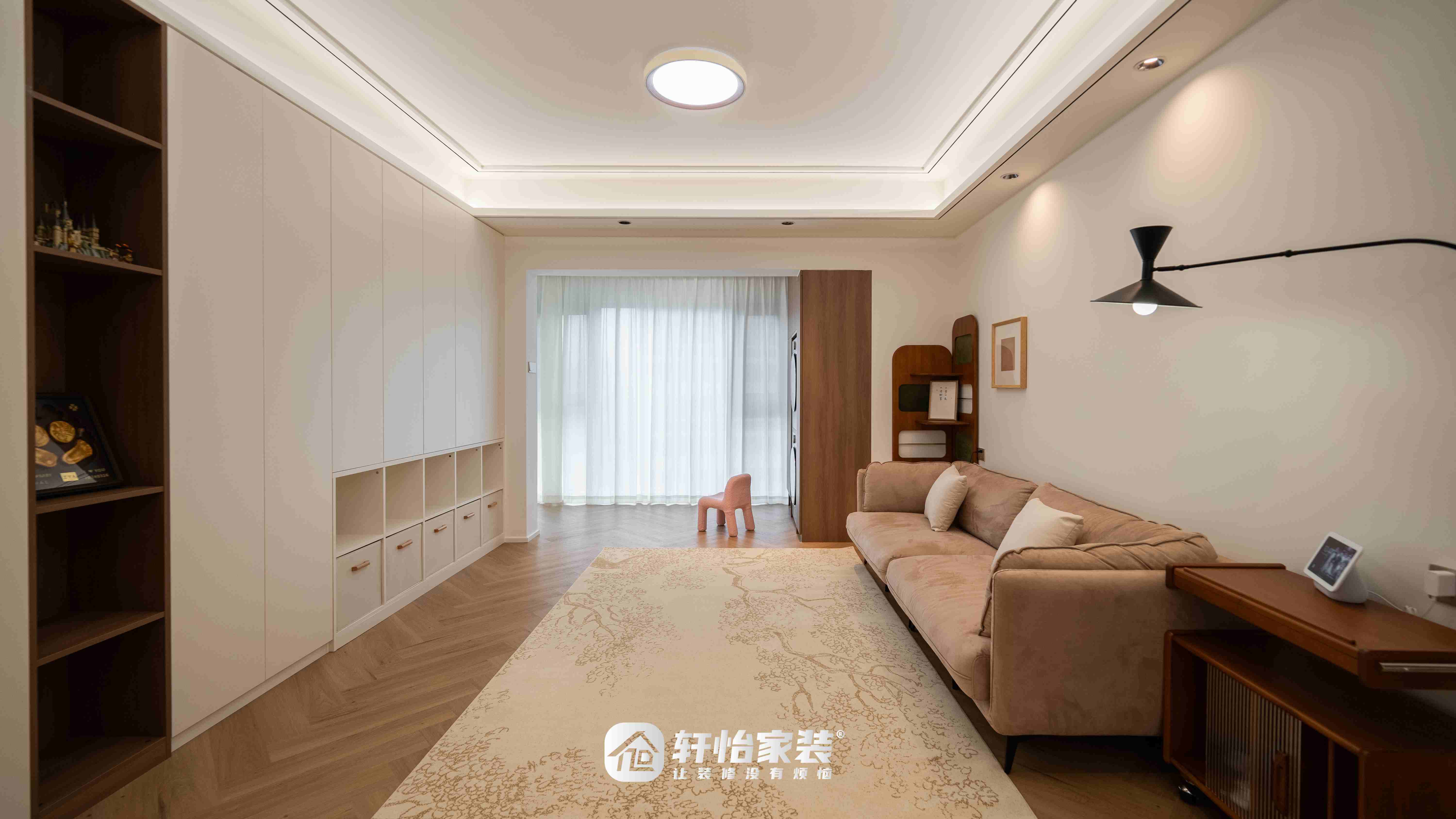 轩怡家装改造案例：148㎡精装房蜕变温暖原木风，整墙收纳解锁松弛生活